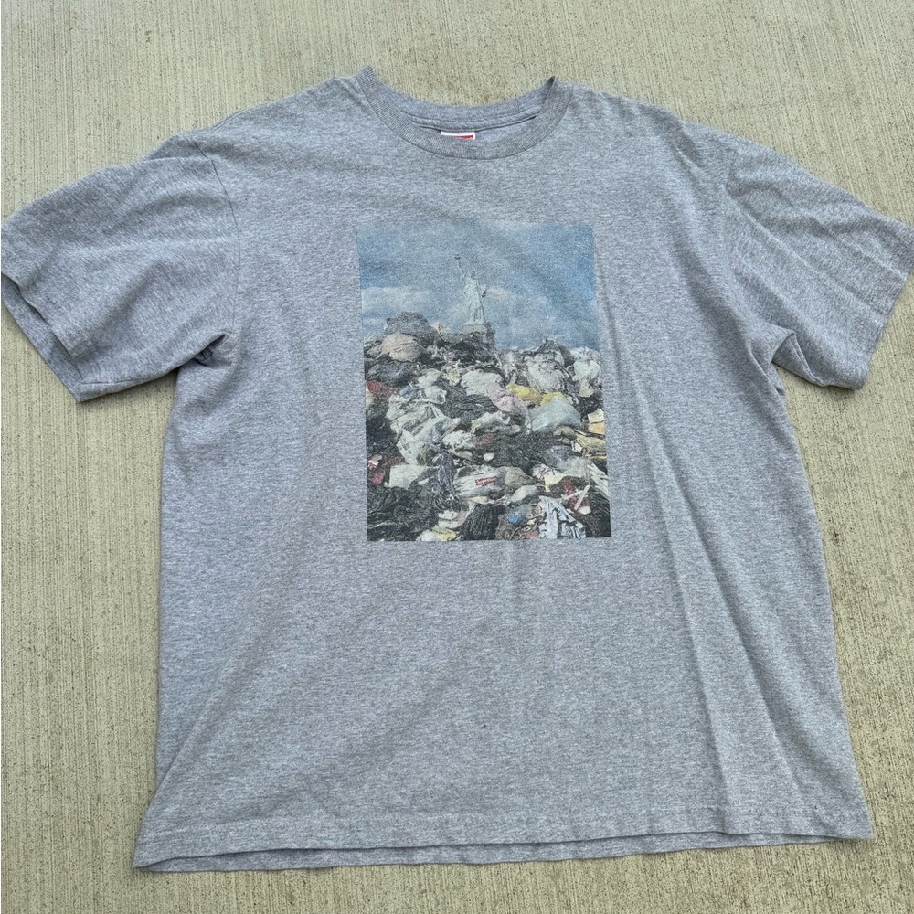 Supreme Statue Of liberty tee
